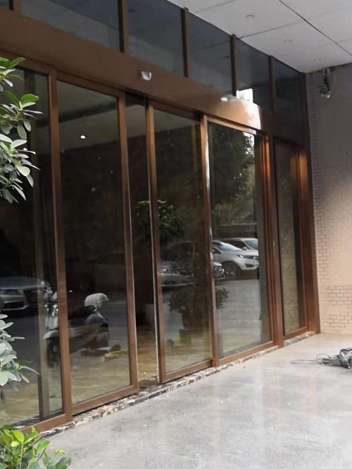 成都酒店感應(yīng)自動(dòng)門案例