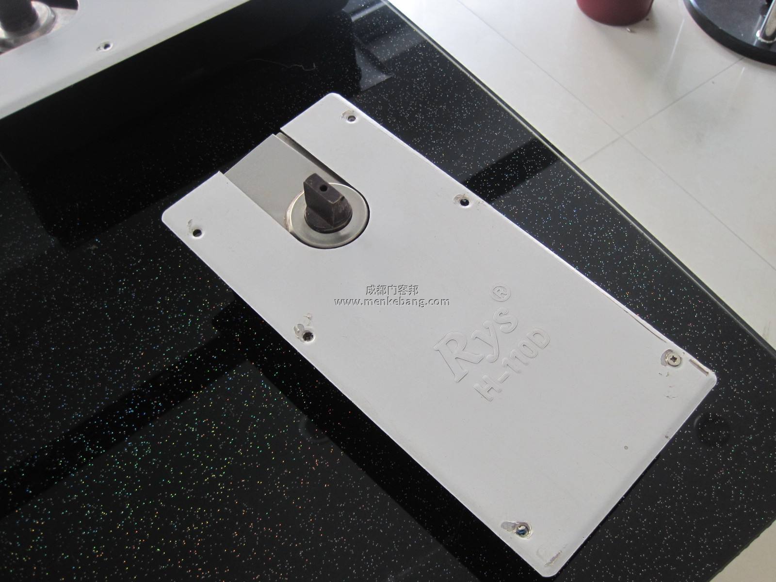 玻璃門地彈簧太松怎么調,地彈簧玻璃門怎么調松緊 玻璃門地彈簧太松怎么調,地彈簧玻璃門怎么調松緊