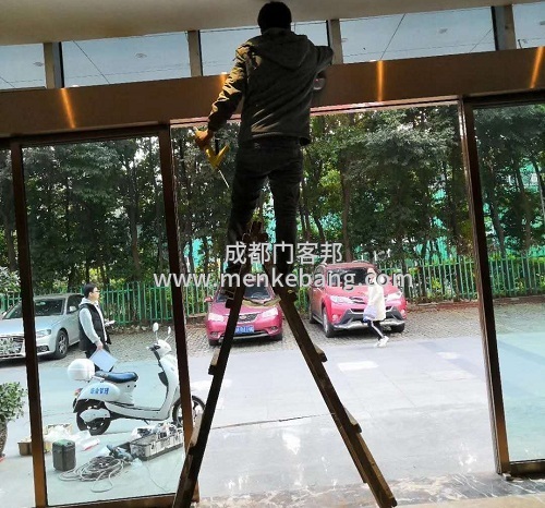 不銹鋼酒店感應(yīng)門案例,大堂自動(dòng)感應(yīng)門案例 不銹鋼酒店感應(yīng)門案例,大堂自動(dòng)感應(yīng)門案例