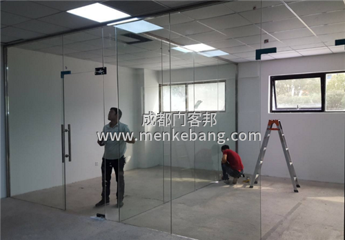 成都商鋪玻璃門,辦公室玻璃門安裝公司,成都哪里有賣玻璃門 成都商鋪玻璃門,辦公室玻璃門安裝公司,成都哪里有賣玻璃門