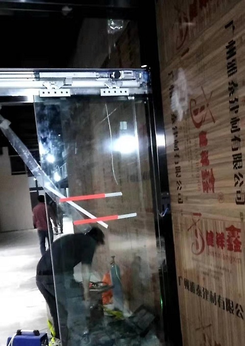 商場(chǎng)自動(dòng)門案例 商場(chǎng)自動(dòng)門案例