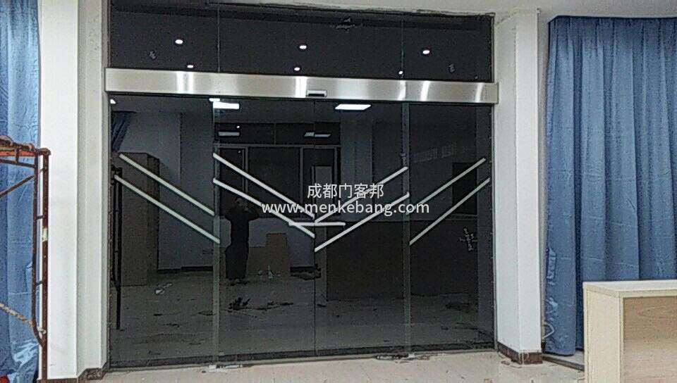 成都電動玻璃門定制,成都電動感應玻璃門,成都電動鋼化玻璃門 成都電動玻璃門定制,成都電動感應玻璃門,成都電動鋼化玻璃門